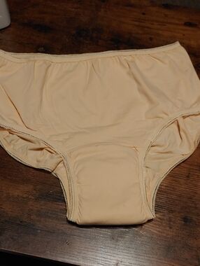 NWOT Sea Care Xl Bladder Incontinence brief Yellow Panty